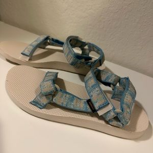 Teva sandals never worn size 9